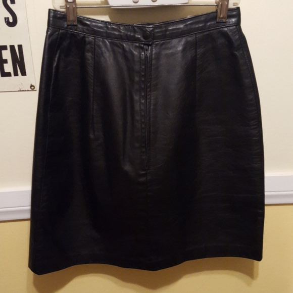 80s Black Leather Mini Skirt - Picture 2 of 3